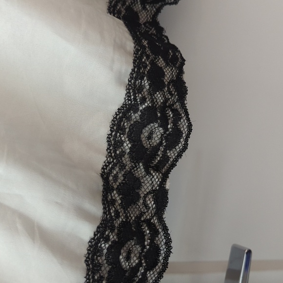 Beautiful Azbro dress black and white with lace - Picture 3 of 4